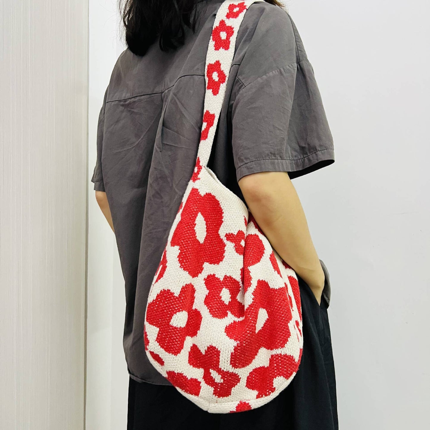 Flower Knitted Large Single Shoulder Bag: Red