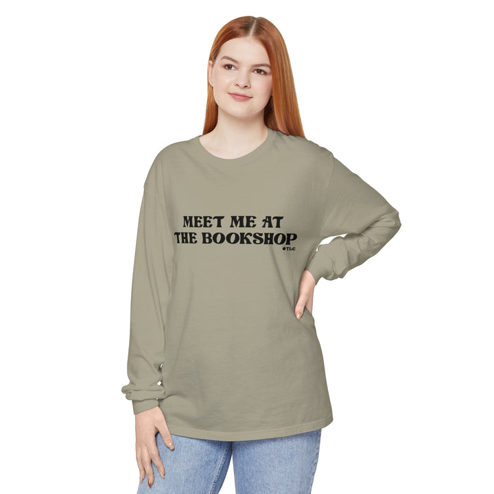 Meet me at the bookshop Long Sleeve T-Shirt