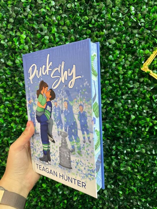 Puck Shy DIGITAL SIGNATURE TLC EXCLUSIVE